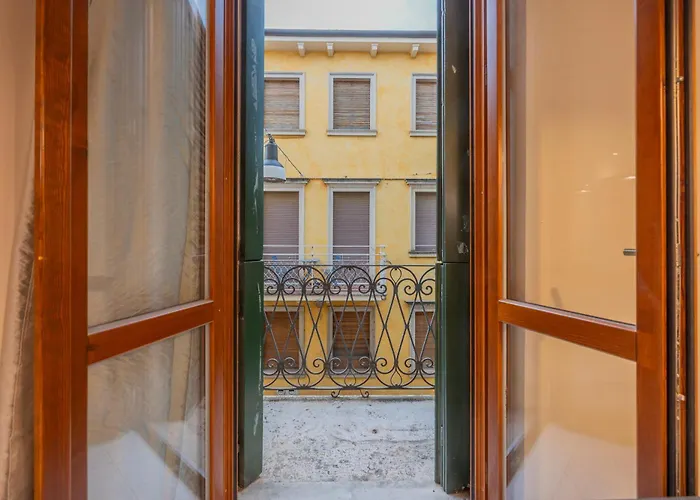 Apartment The Bright Nest Verona